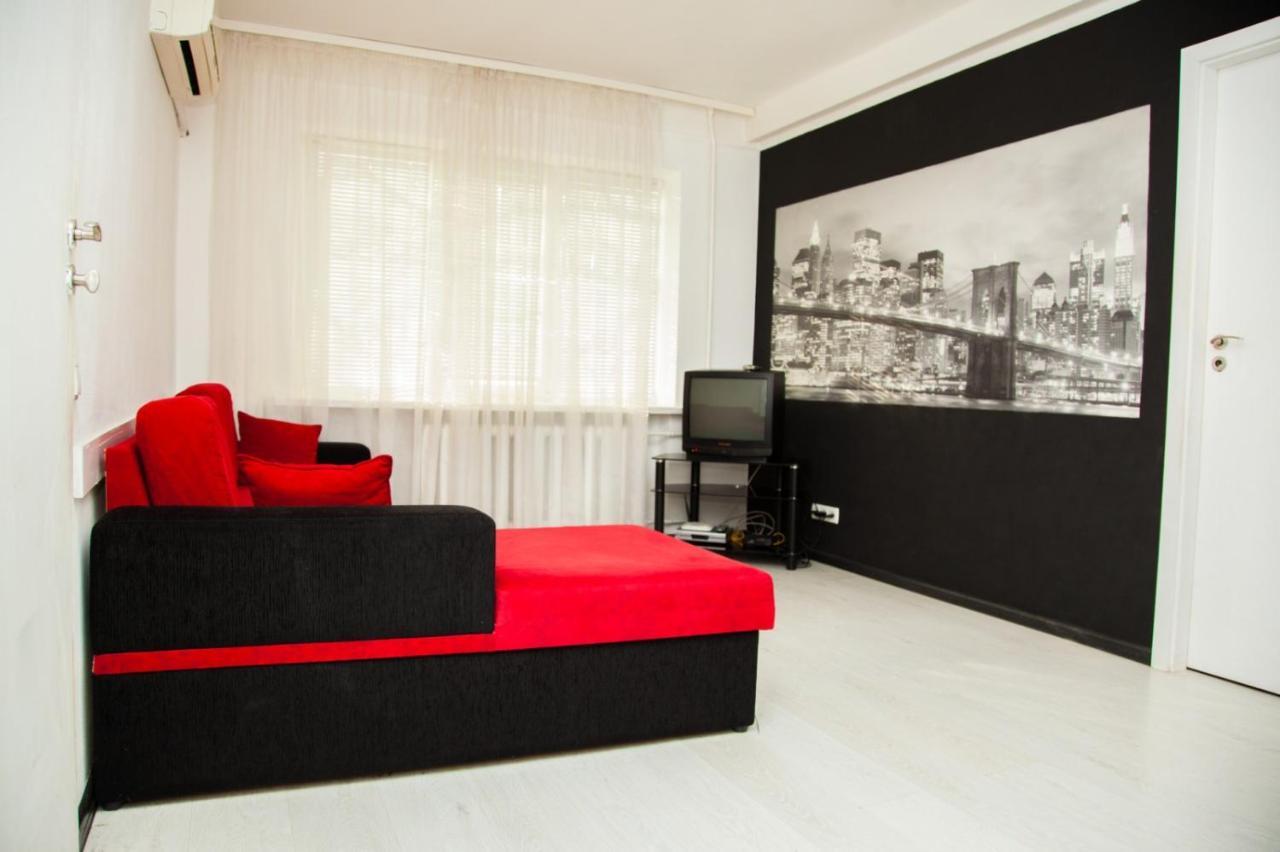 2Rooms Semi-Luxury Apartment On Pochtovaya 167-A Street Zaporizhia ภายนอก รูปภาพ